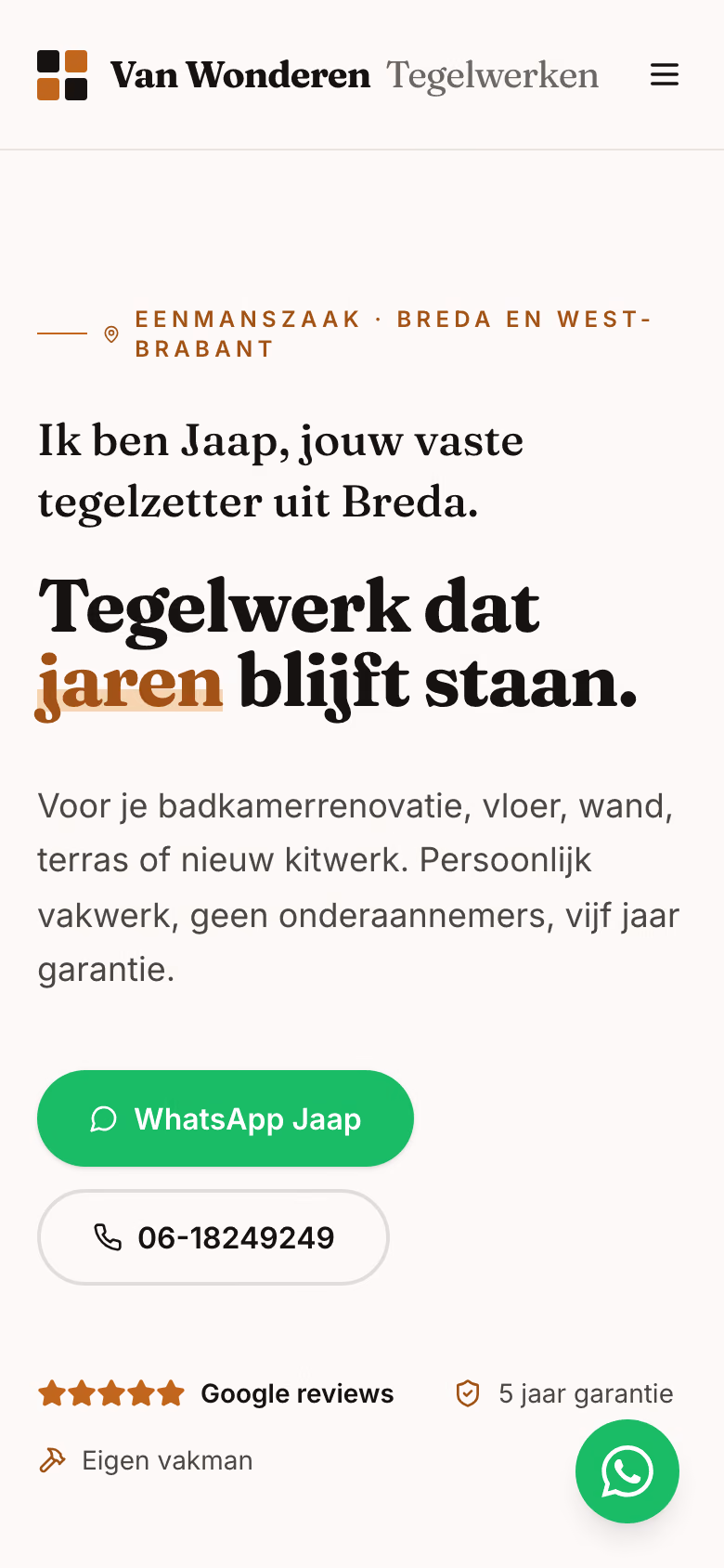Startscherm van wonderentegelwerken.nl: links de kop 'Tegelwerk dat jaren blijft staan', rechts foto's van uitgevoerd tegelwerk.